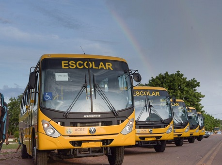 04-07-21 prefeitura-disponibiliza-ônibus-gratuitamente-para-população-ir-se-vacinar