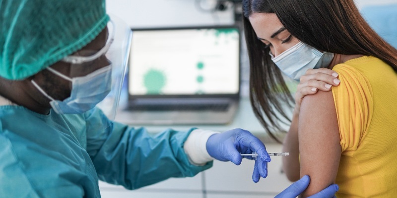 Confira os locais de vacinação para pessoas a partir de 29 anos