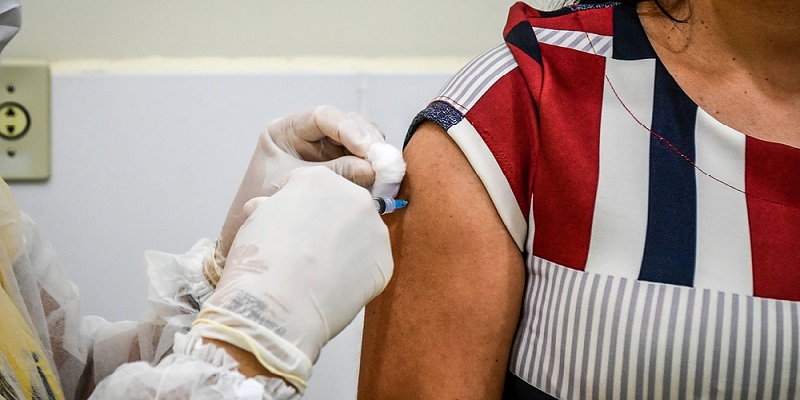 Vacinação contra covid-19 segue em Rio Branco para pessoas a partir de 27 anos