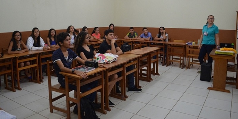 CEL abre edital com 625 vagas para cursos de línguas estrangeiras