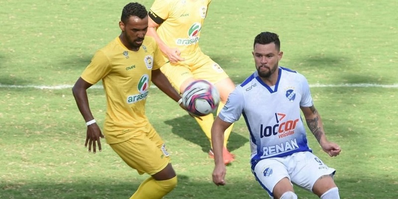 Galvez joga mal e é derrotado dentro de casa na Série D