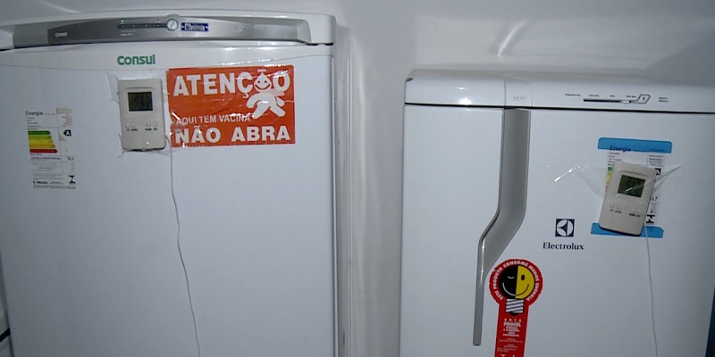 Vacinas em temperaturas erradas ocorreram por defeito nos termômetros
