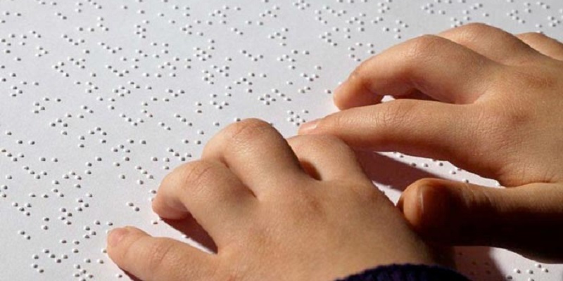 Bancos e comércios do Acre devem adotar sistema braile em chamadas