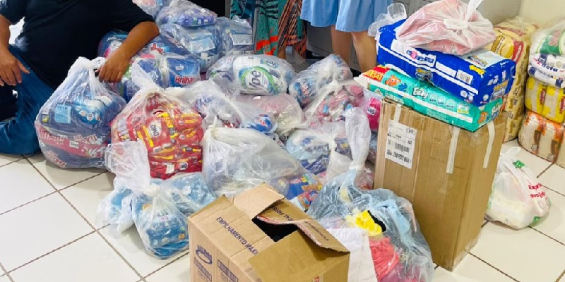 Alunos e professores arrecadam uma tonelada de donativos para Educandário
