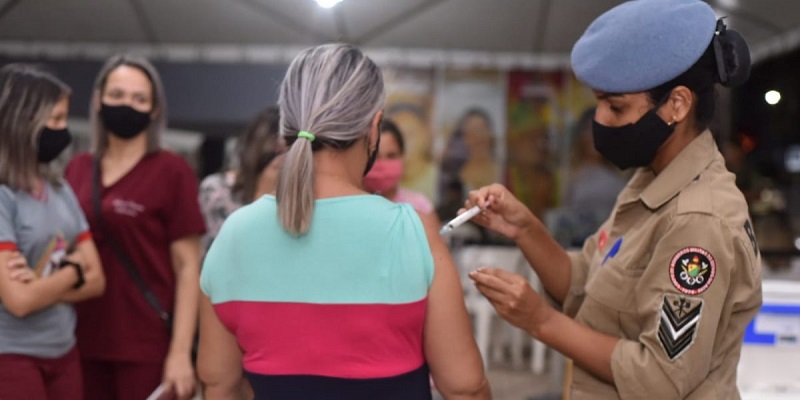 Rio Branco inicia vacinação para pessoas com 25 anos ou mais