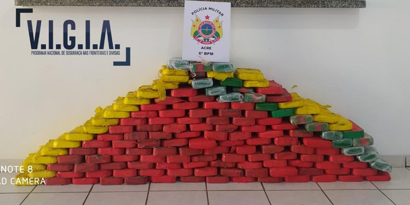 Policiais apreendem 148 kg de drogas enterrados em Cruzeiro do Sul