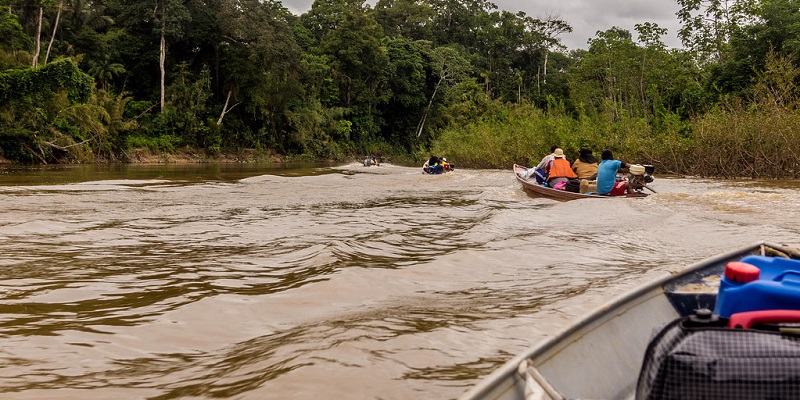 Servidores ficam detidos em comunidade indígena no Acre neste domingo