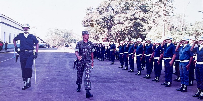 Farda da Polícia Militar voltará a ser azul, segundo Comando Geral