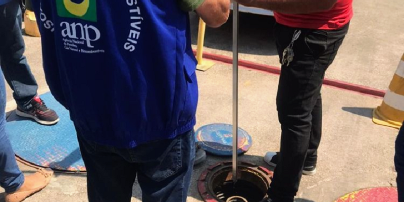 Procon e ANP interditam posto de combustível na capital