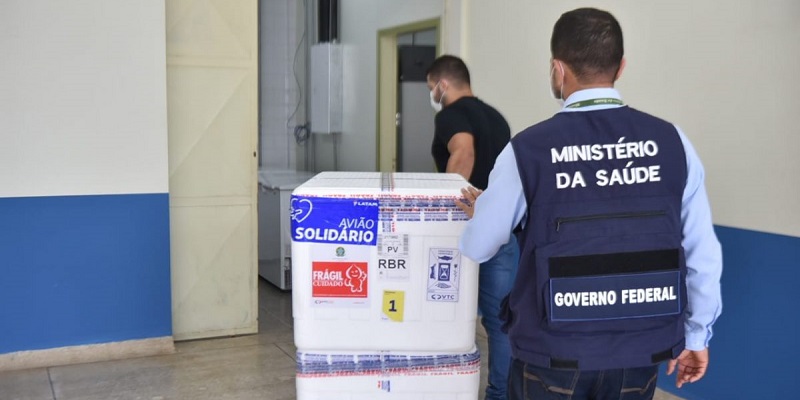 Acre recebe mais um lote de vacinas contra covid-19