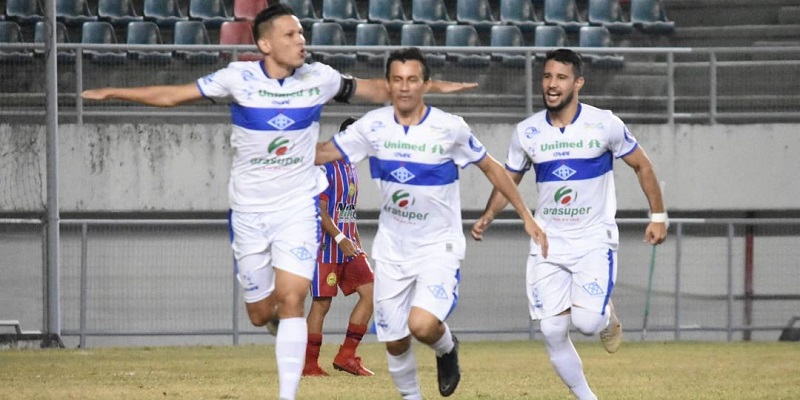 Atlético-AC passa por cima do Plácido de Castro e segue 100% no Acreanão