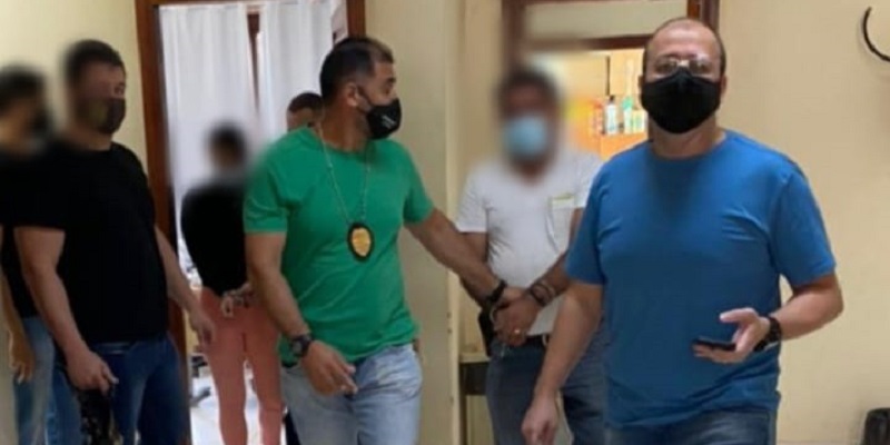 Casal é preso tentando fazer RG com certidões de nascimento falsas