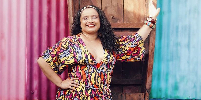 Camila Cabeça, participa do show de aniversário de João Donato