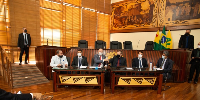 Deputados se reúnem com sindicatos para debater PL do Igesac