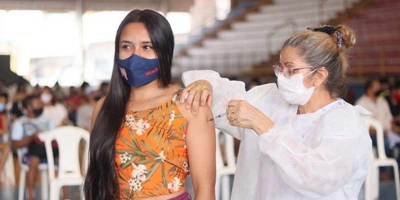 Vacinação da covid-19 continua em Rio Branco para maiores de 15 anos