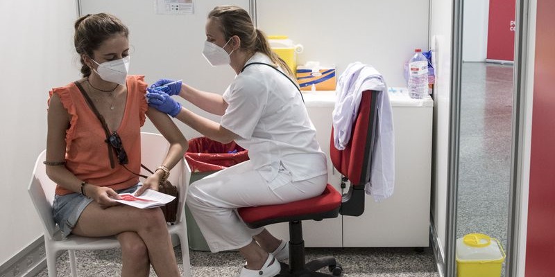 Rio Branco segue vacinando adolescente a partir de 12 anos nesta segunda-feira