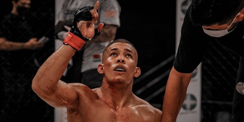 Lutador acreano Matheus Camilo vence luta em solo americano