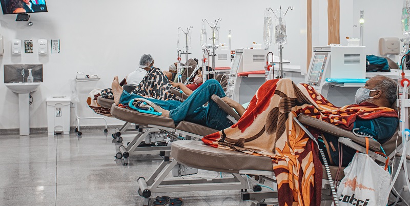 Pacientes renais crônicos poderão fazer exames da covid em casa