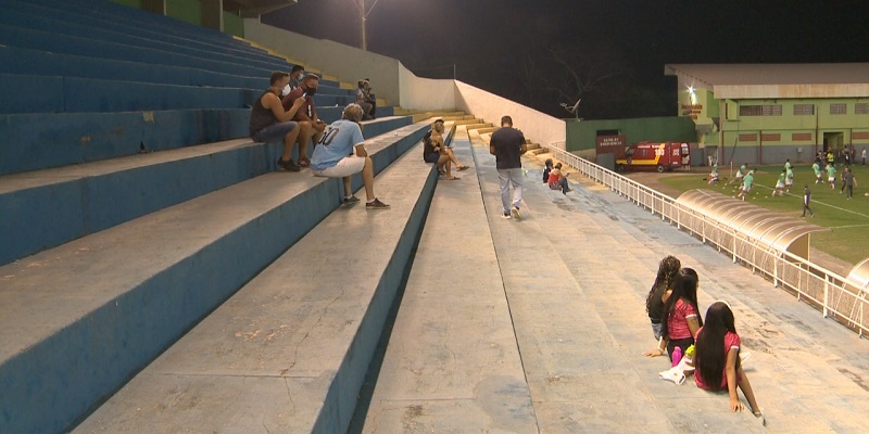 Mesmo com autorização para receber o público, torcedores não comparecem ao estádio