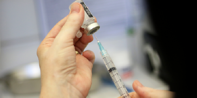 Mais de 60 milhões de brasileiros estão 100% imunizados contra a covid