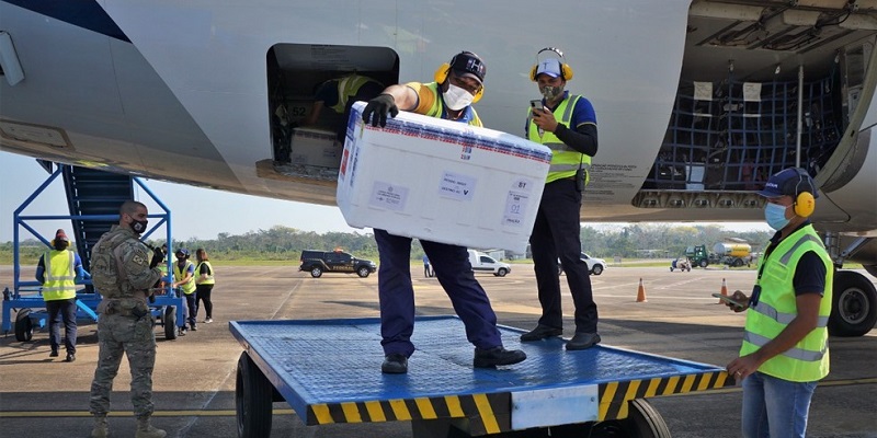 Acre recebe mais 27.400 vacinas contra a covid-19 nesta sexta-feira