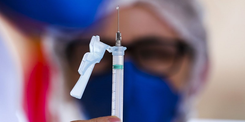 Covid-19: Brasil chega a 80% da população acima de 18 anos com 1ª dose