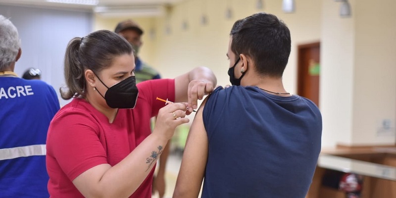 Prefeitura promove repescagem da vacinação e imuniza pessoas acima de 12 anos