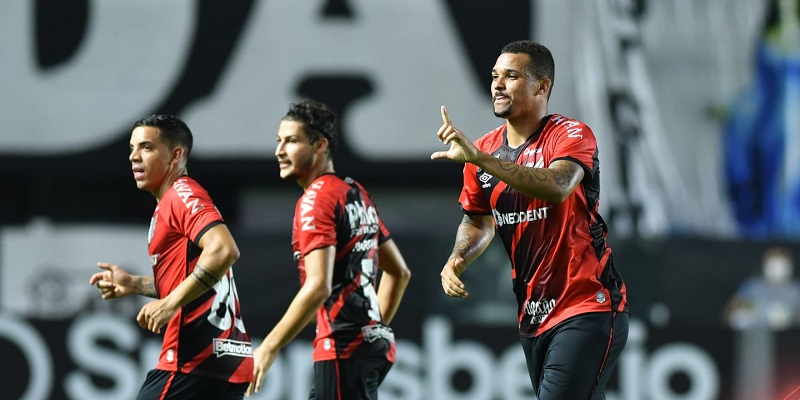 Atlhetico-PR vence o Santos e está na semifinal da Copa do Brasil