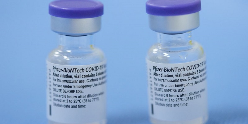 Covid-19: ministério recomenda suspensão da vacinação de adolescentes