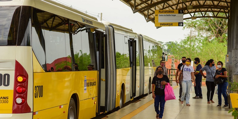 Em Rio Branco, 20 linhas de ônibus não circulam aos domingos