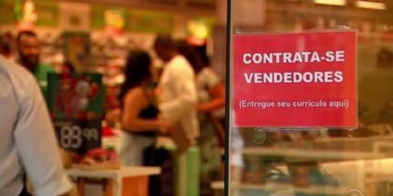 Contratação de 94,2 mil trabalhadores é prevista para o natal