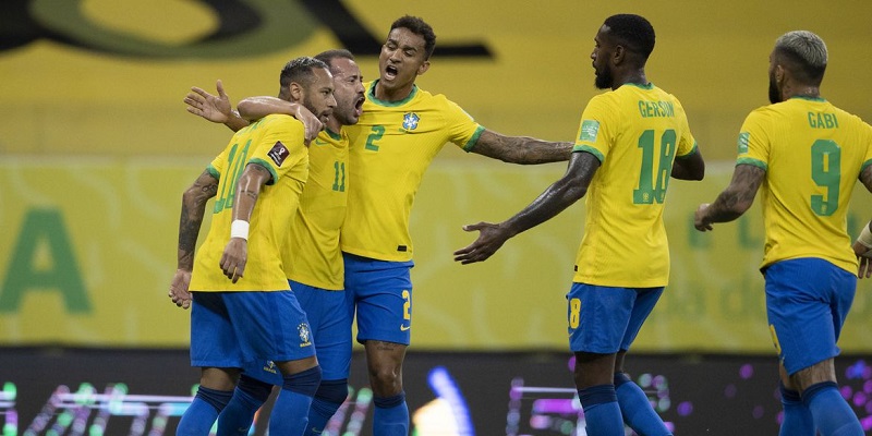 Seleção vence Peru e mantém campanha perfeita nas Eliminatórias