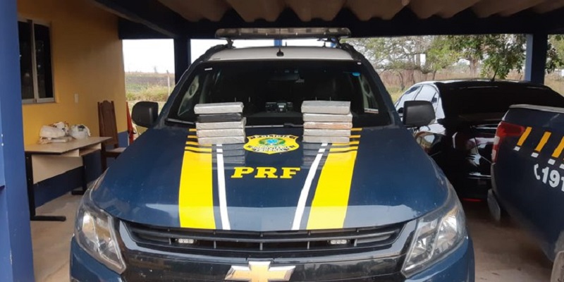 PRF aprende 10 quilos de cocaína na BR-317 em Senador Guiomard