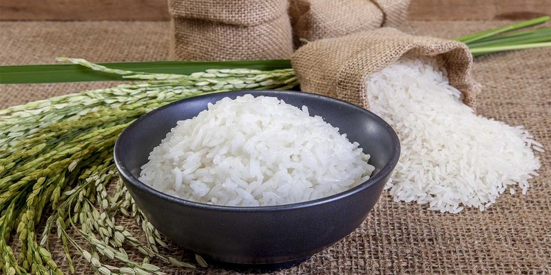Arroz sobe em um ano quase oito vezes mais que o salário mínimo