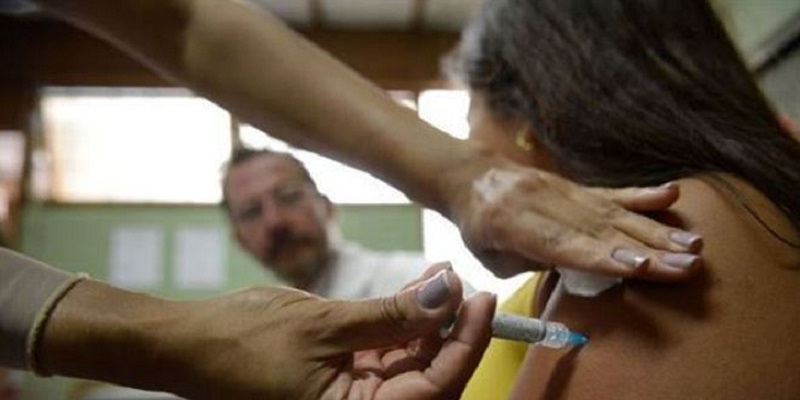 Idosos a partir de 60 anos recebem dose de reforço da covid-19 a partir desta sexta-feira