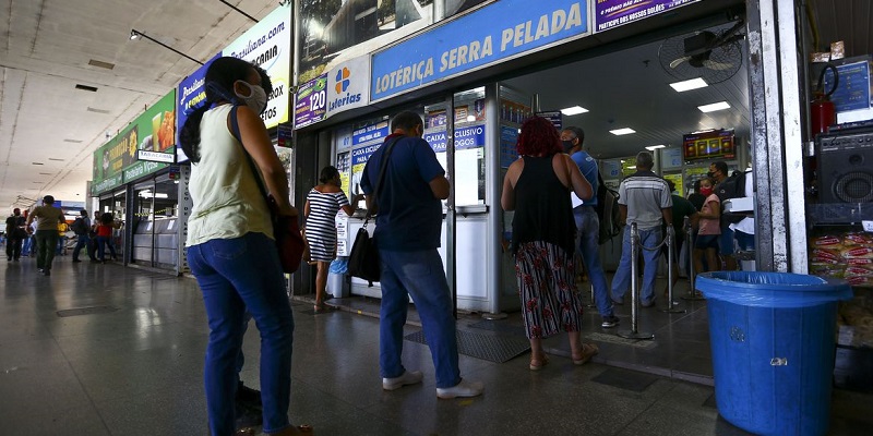 Mega-Sena deve pagar neste sábado prêmio de R$ 10,5 milhões