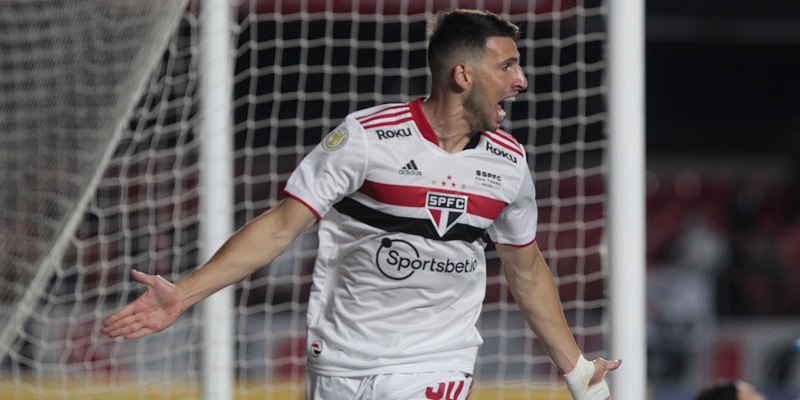 Brasileirão 2021: São Paulo vence o Majestoso e Galo tropeça, mas segue na liderança