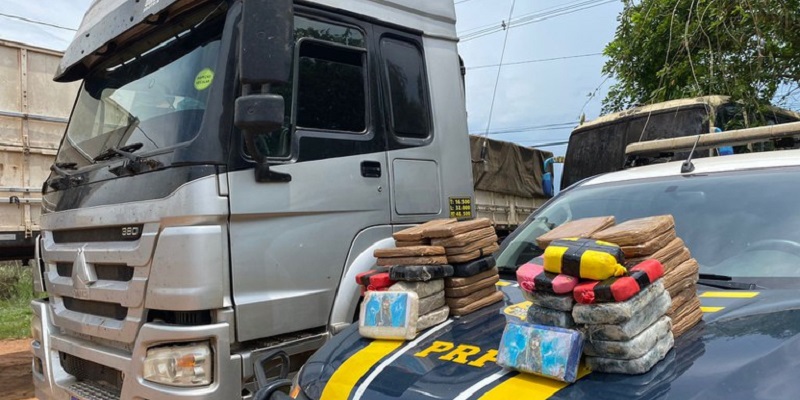 Carreta que transportava 61 kg de droga na BR-364 é apreendida