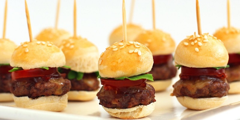 Comida ao estilo finger food