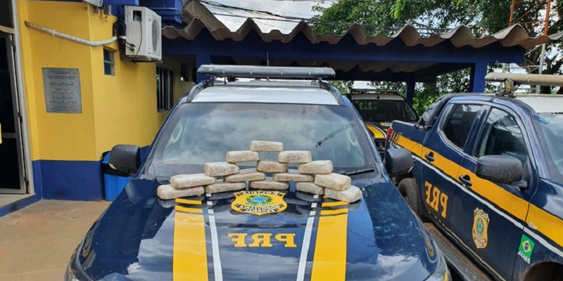 Homem é preso com 15 kg de cocaína escondida em carro na BR-317