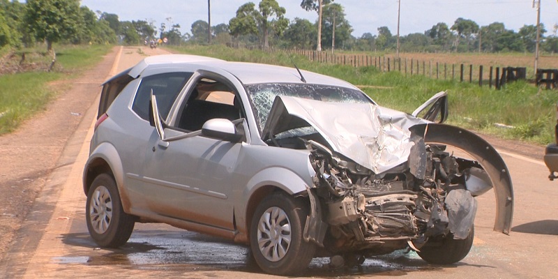 Casal morre após colisão de veículos na estrada de Boca do Acre