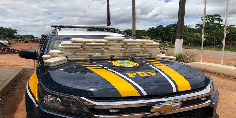 Motorista é preso com 48 kg de cocaína na BR-317, em Senador Guiomard