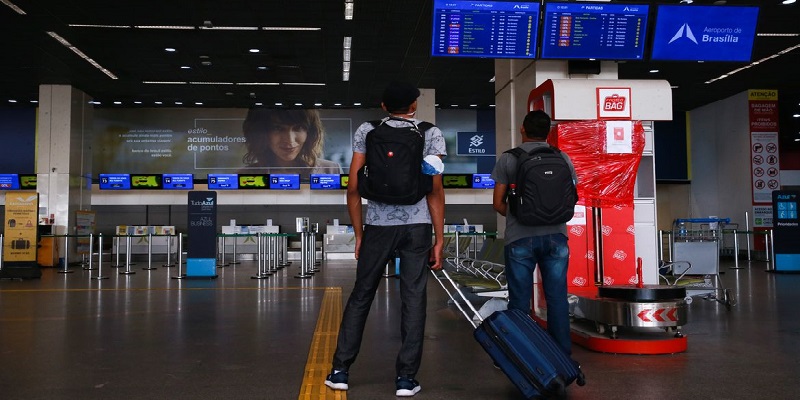 Covid-19: ministro anuncia proibição de voos oriundos de seis países