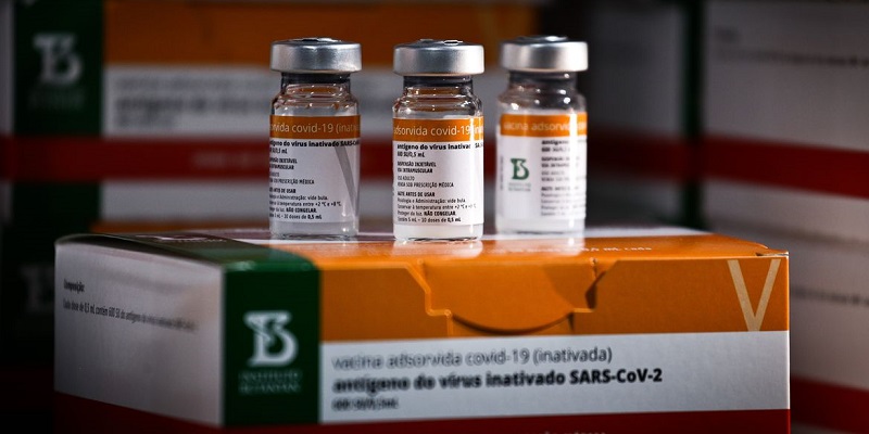 Reino Unido aprova entrada de turistas vacinados com CoronaVac