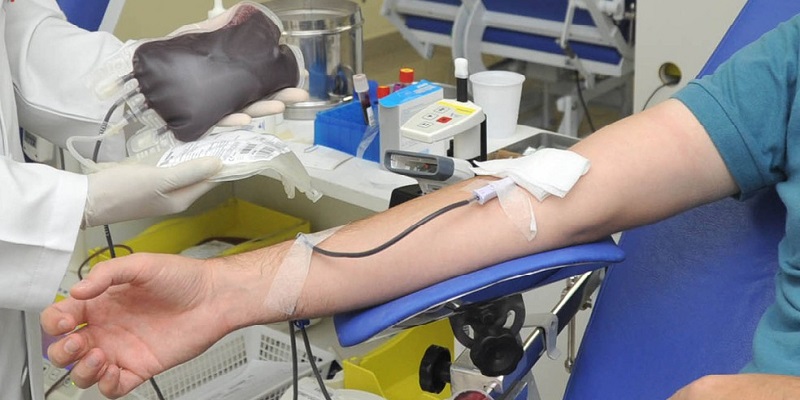 Hemoacre realiza mobilização para doação de sangue no shopping