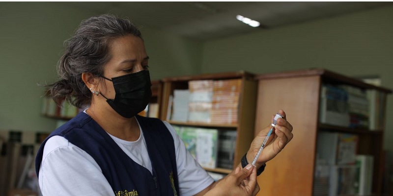 Saúde divulga orientações a respeito da dose de reforço contra covid-19 aos maiores de 18 anos