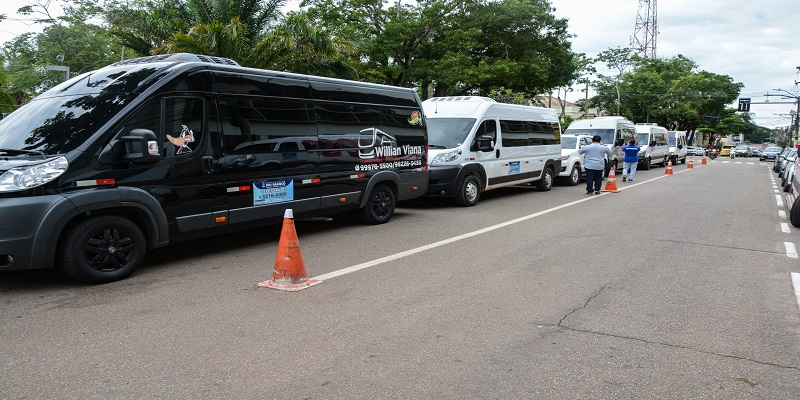 Confira pontos de vacinação contra covid-19 e influenza neste feriado