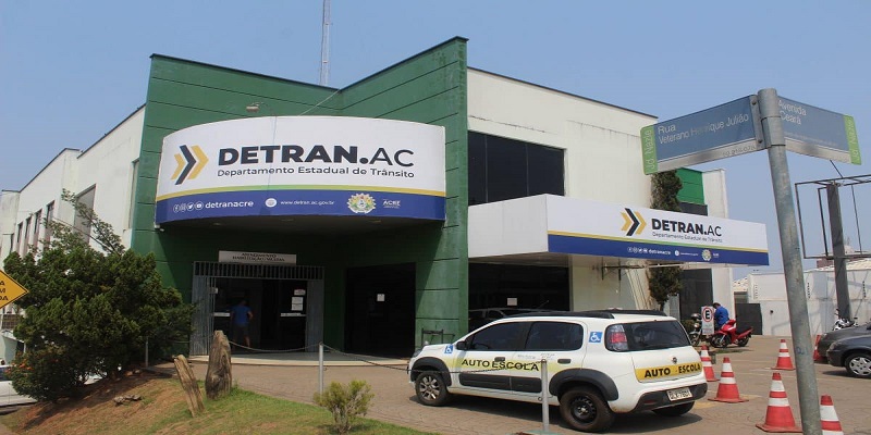 Detran realiza mutirão de renovação da carteira nacional de habilitação