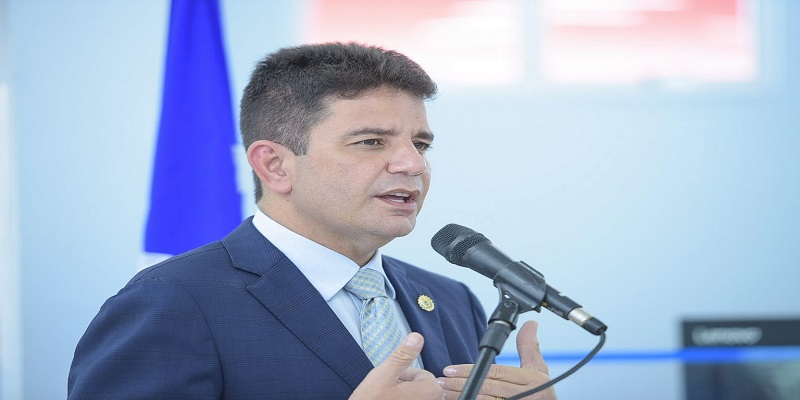 Gladson Cameli anuncia o envio do projeto de lei sobre o abono salarial da educação