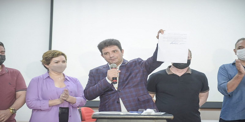 Governo sanciona lei que concede abono aos servidores da Educação